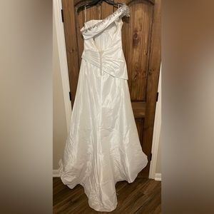 Wedding Dress - Maggie Sottero - Size 12